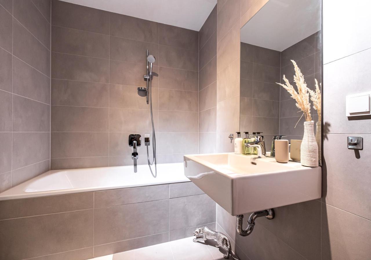 New Luxury Apartment Overlooking Wien Ngoại thất bức ảnh